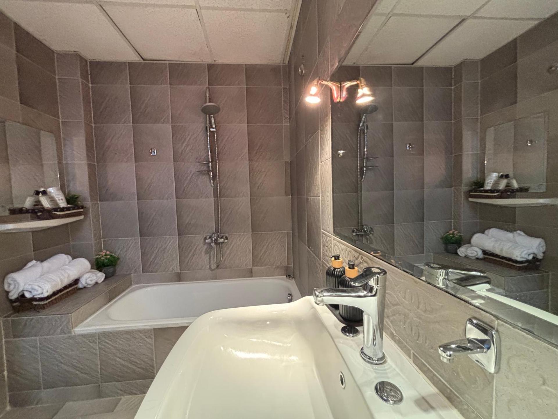 Sunset homes in Downtown Cairo - Photo 25