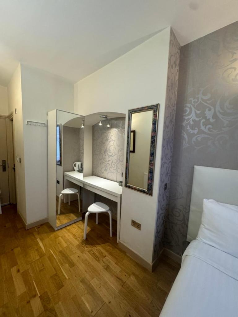 The Paramount Hotel - Photo 39