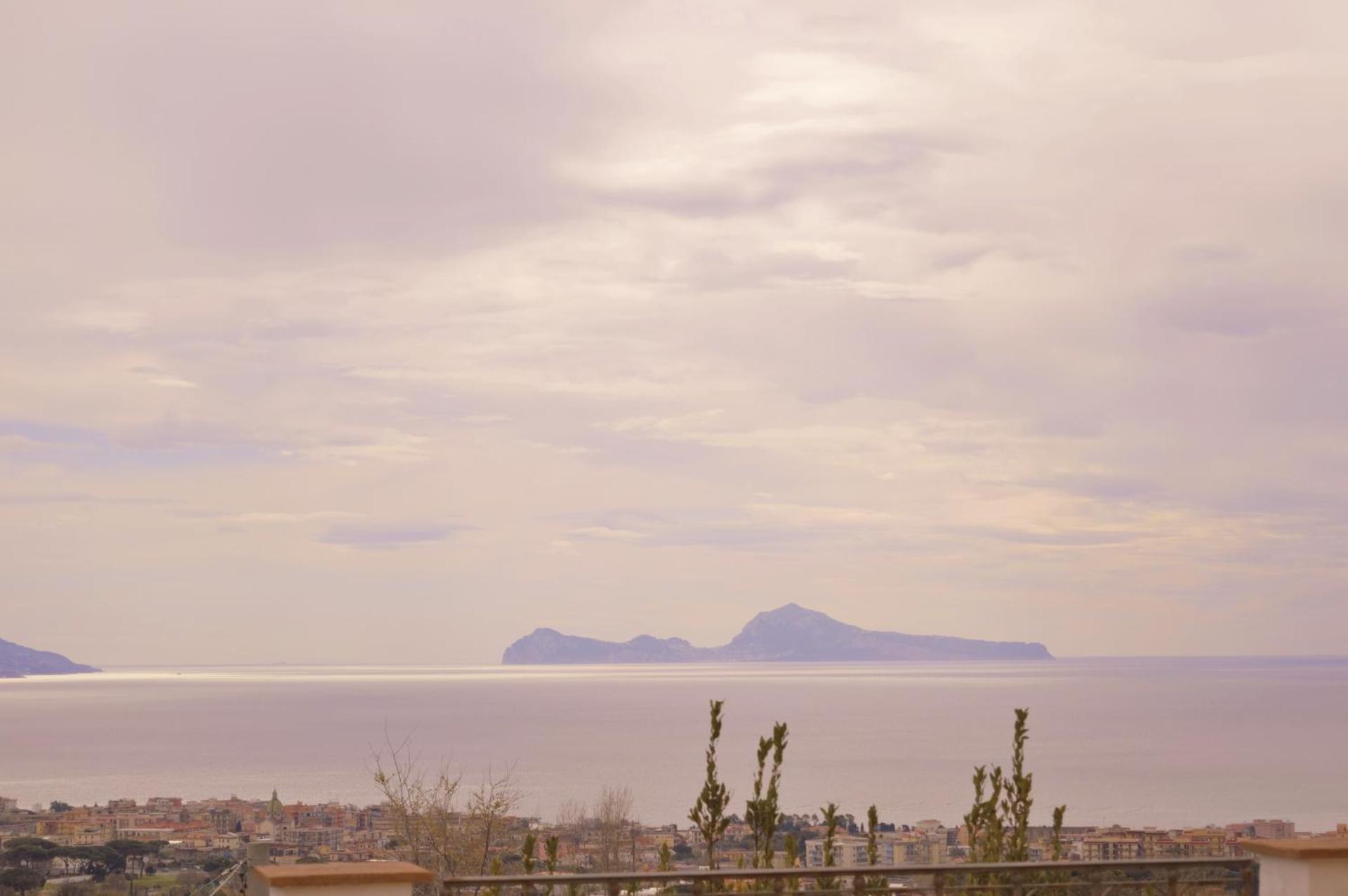 Superior Double Room with Sea View - Photo 2