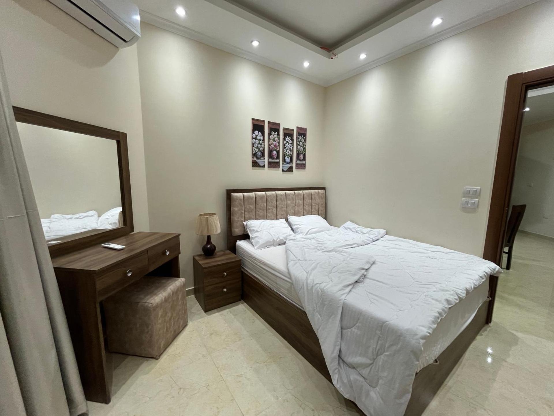 La Quinta Beach Resort - Photo 30