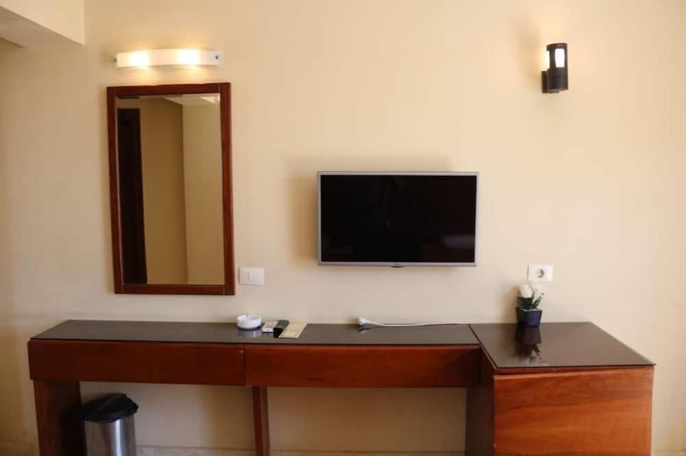 Pharaohs Hotel - Photo 75