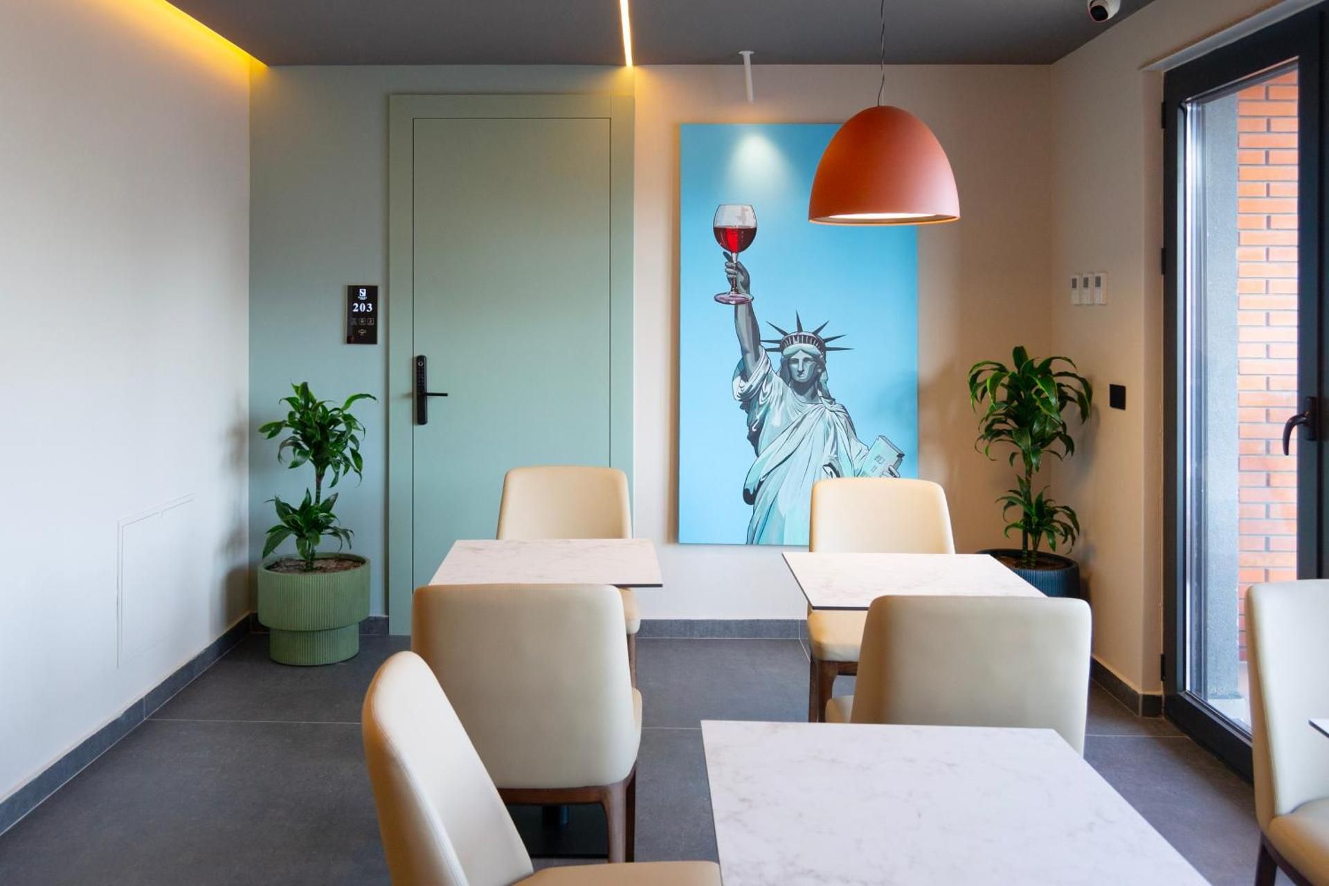 Si Hotel Tirana - Photo 95