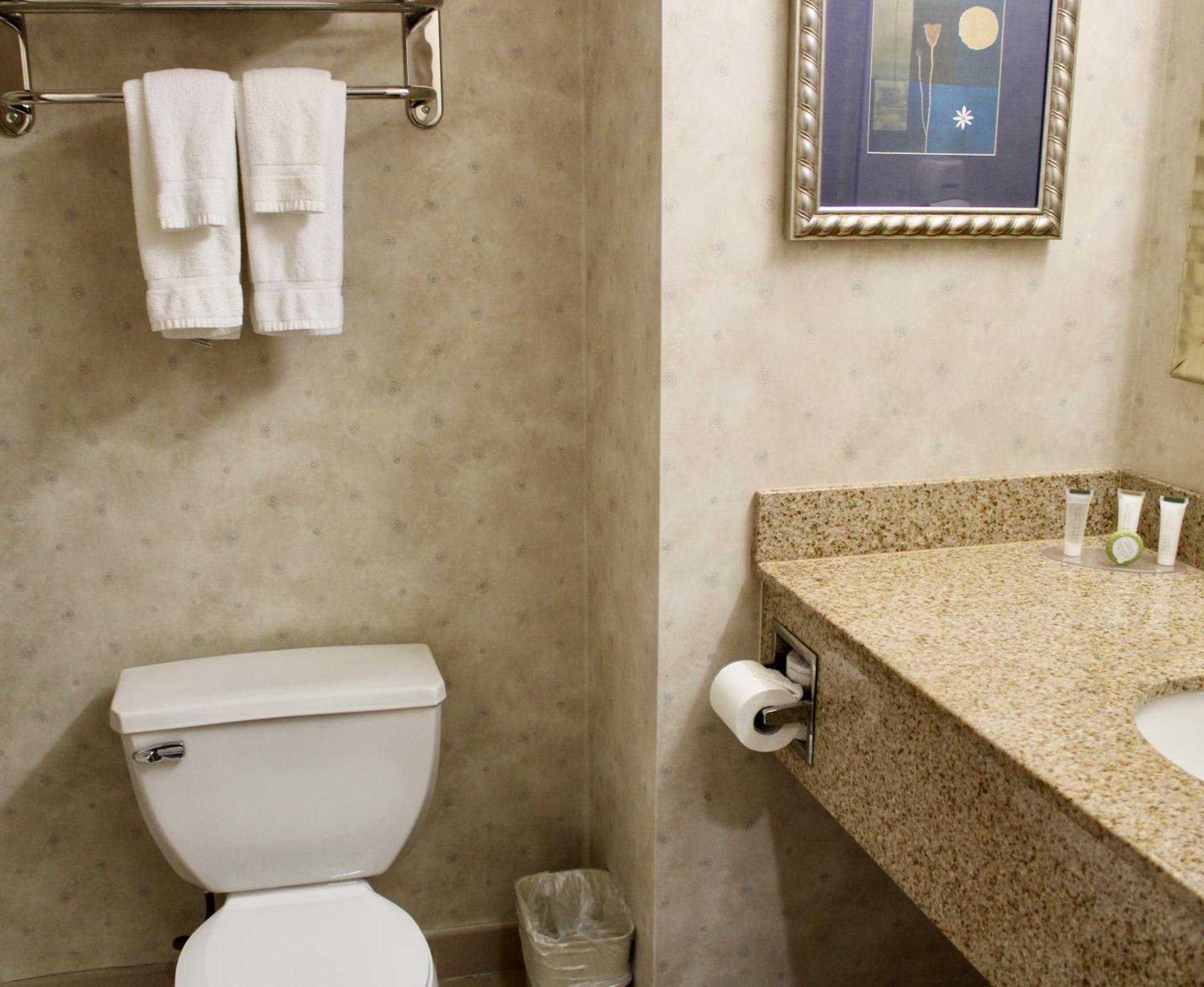 Marco LaGuardia Hotel & Suites - Photo 22