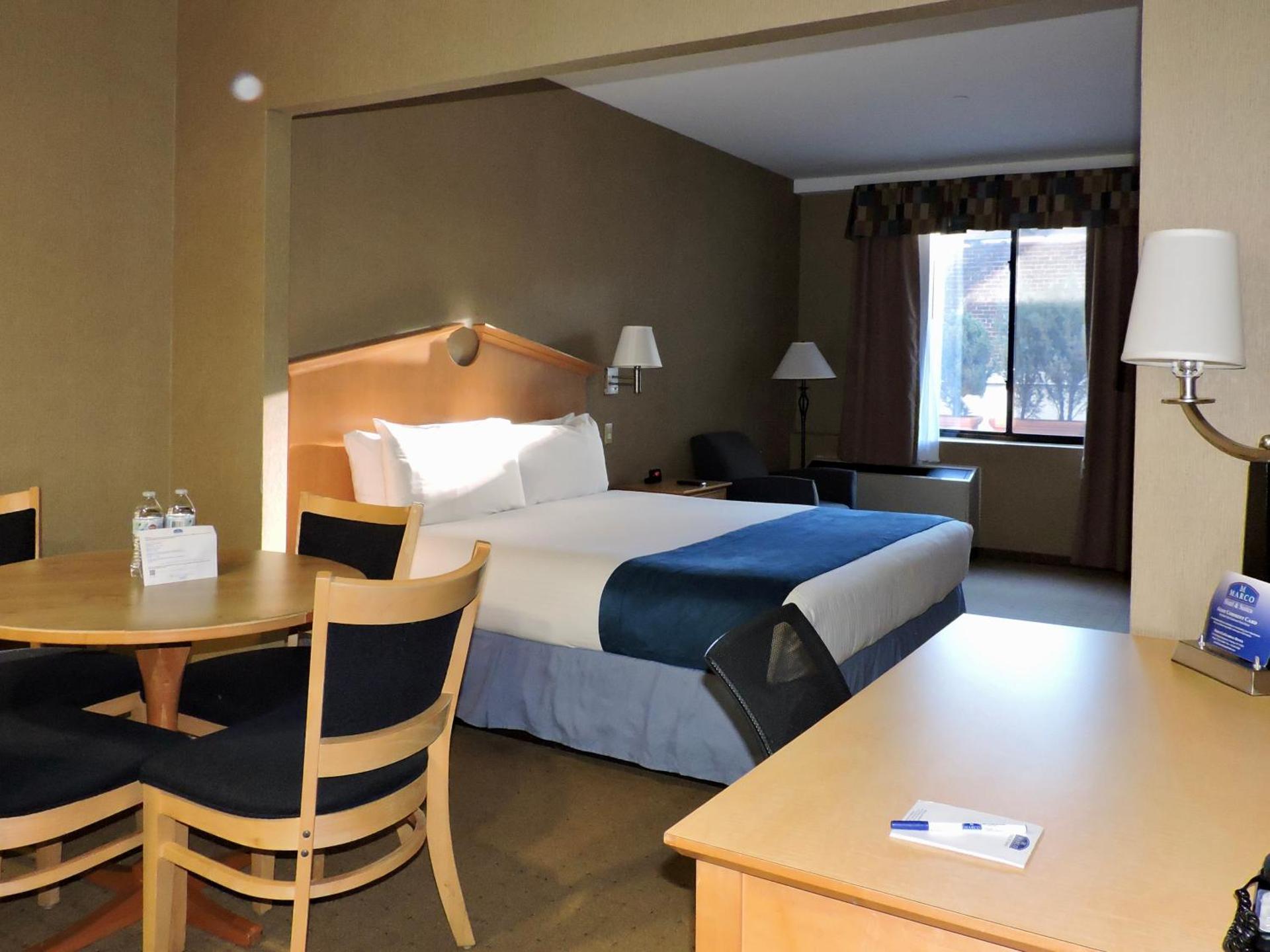 Marco LaGuardia Hotel & Suites - Photo 17