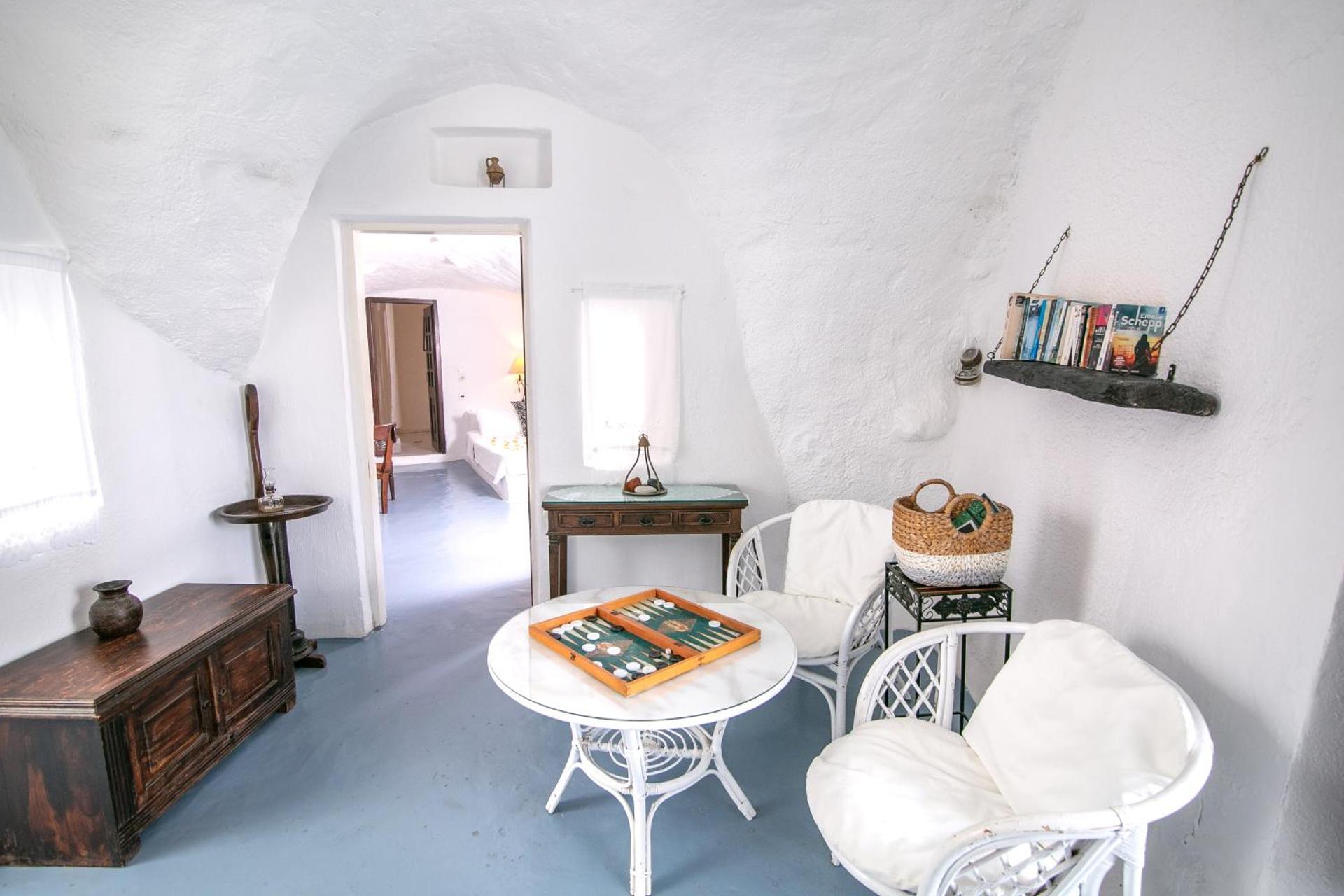 Alexander's Suites - Photo 52