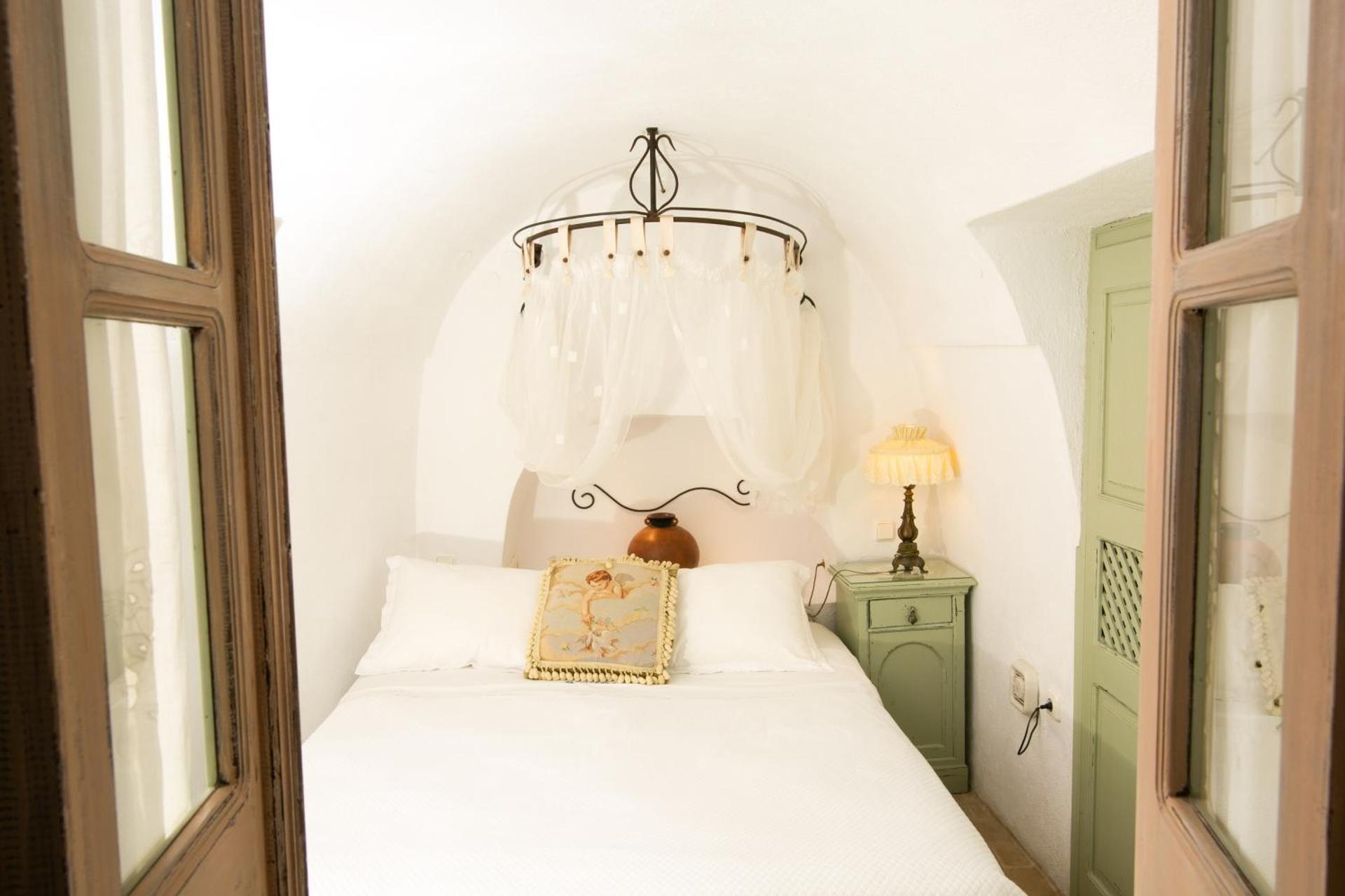 Alexander's Suites - Photo 72