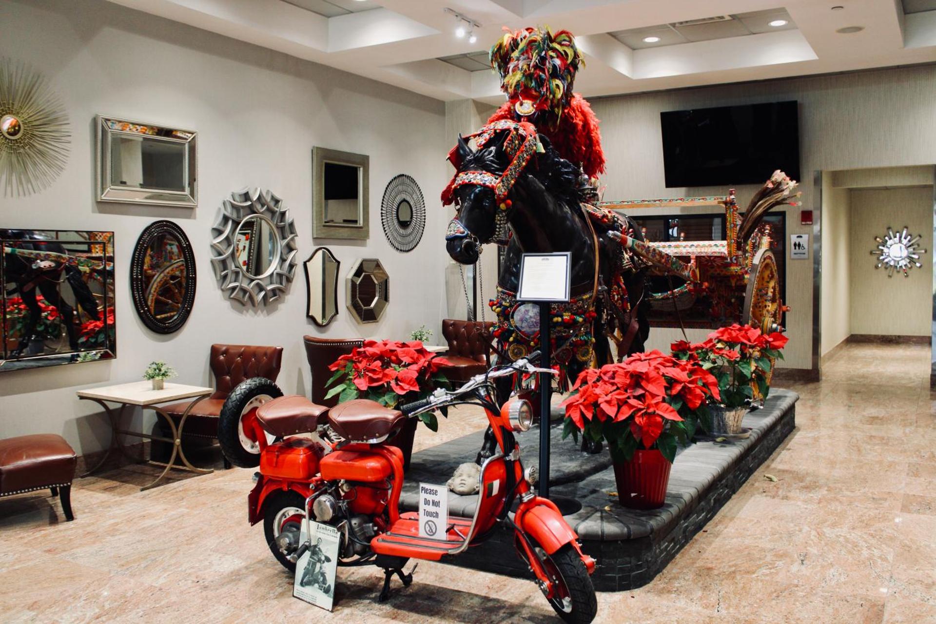 Marco LaGuardia Hotel & Suites - Photo 6