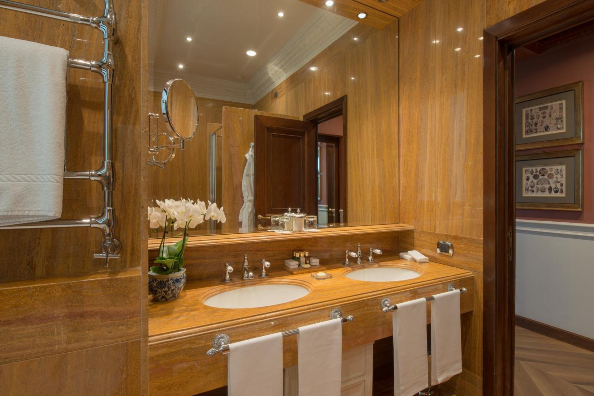 Hotel de la Ville Monza - Small Luxury Hotels of the World - Photo 63