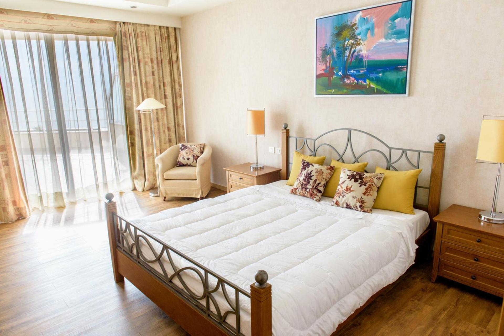 Ramada Plaza by Wyndham Thraki - Photo 21