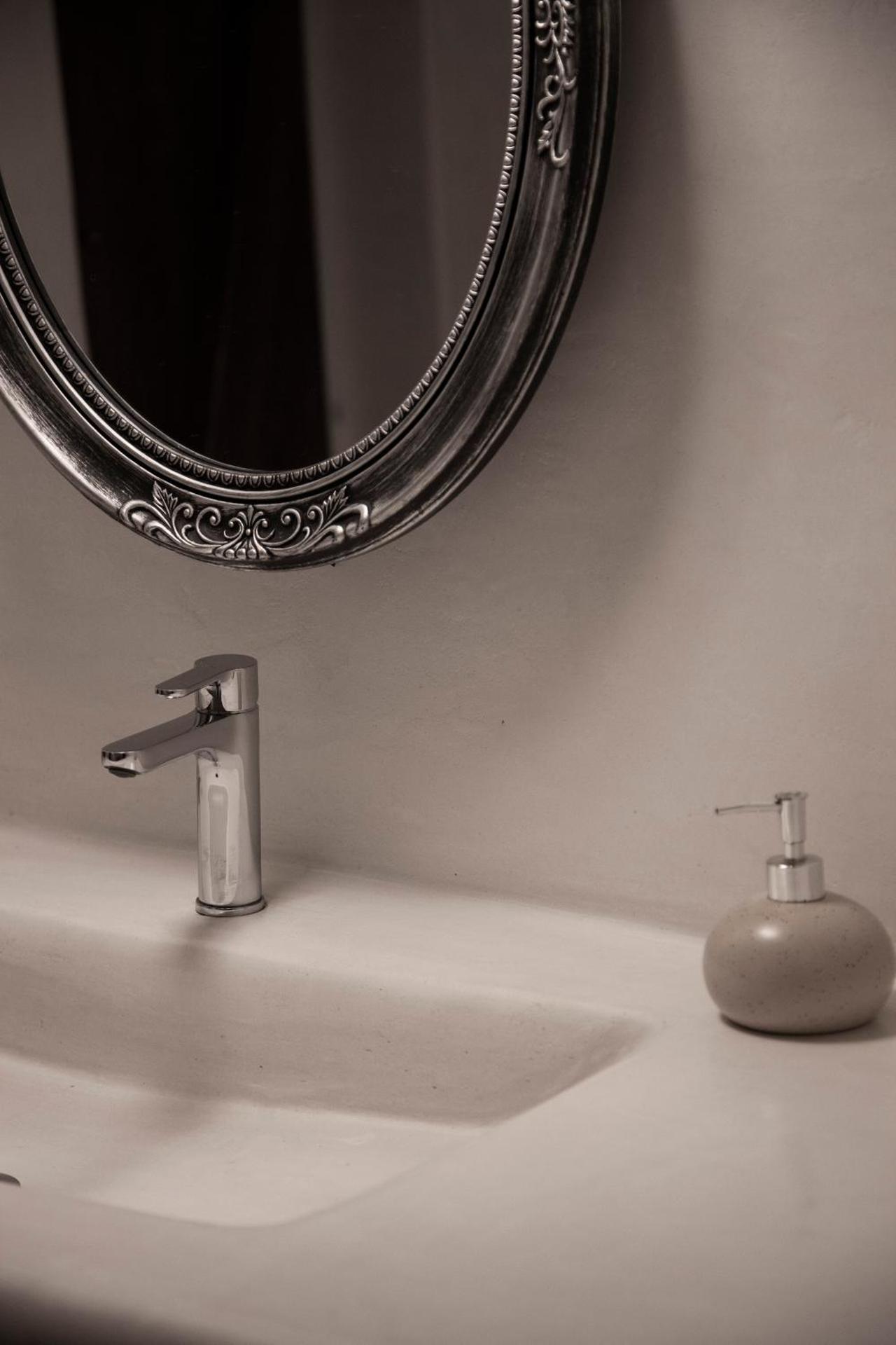 Alexander's Suites - Photo 110