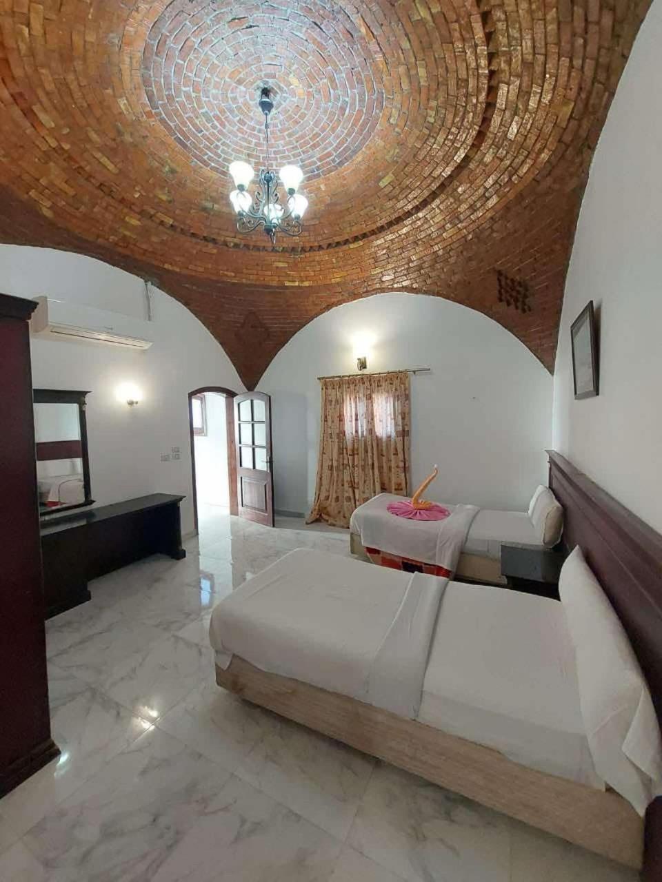 Eye of Horus House - Photo 68