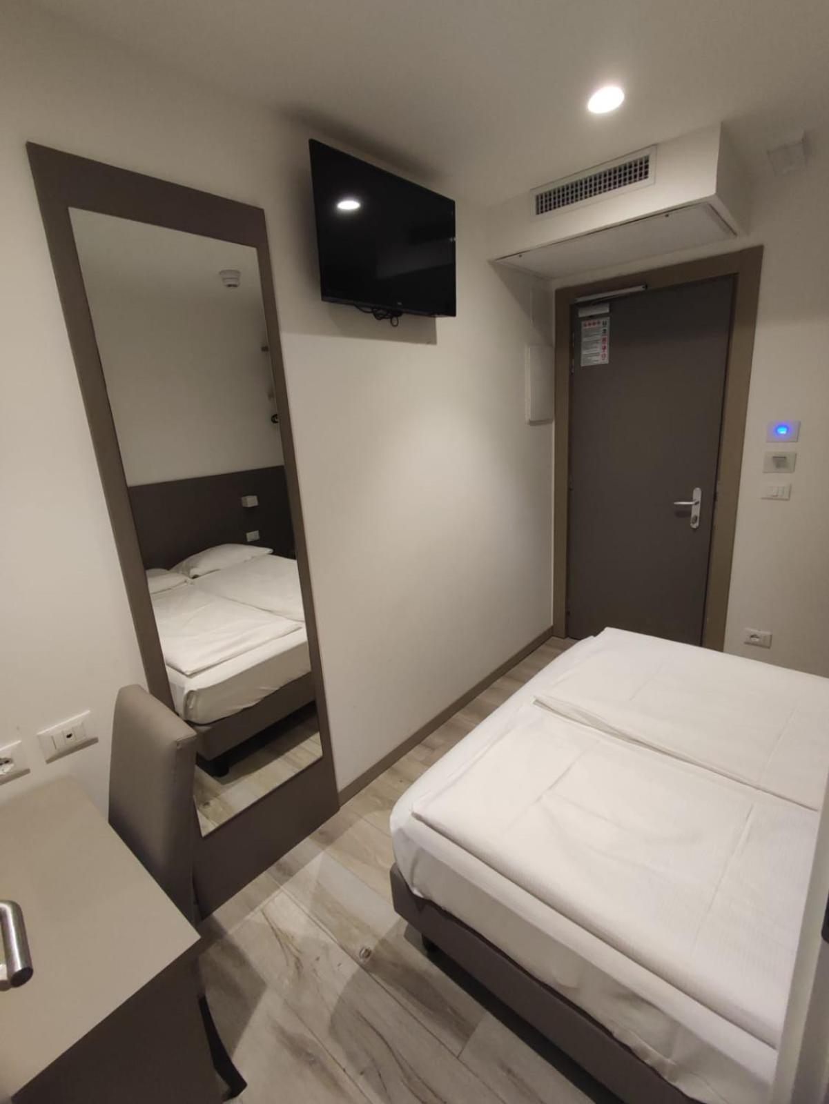 Hotel Sonia - Photo 16