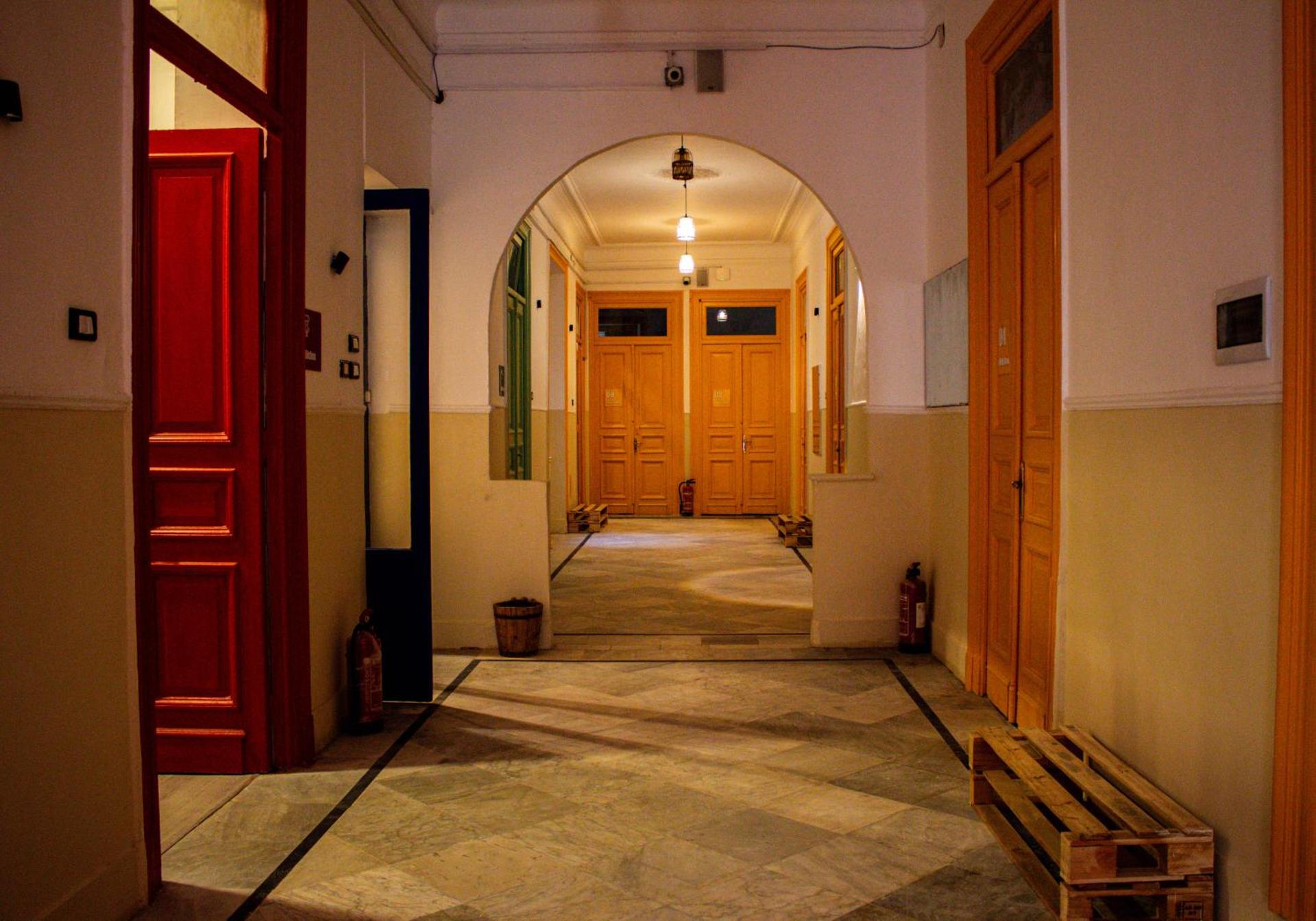 Ithaka Raml Hostel - Photo 92