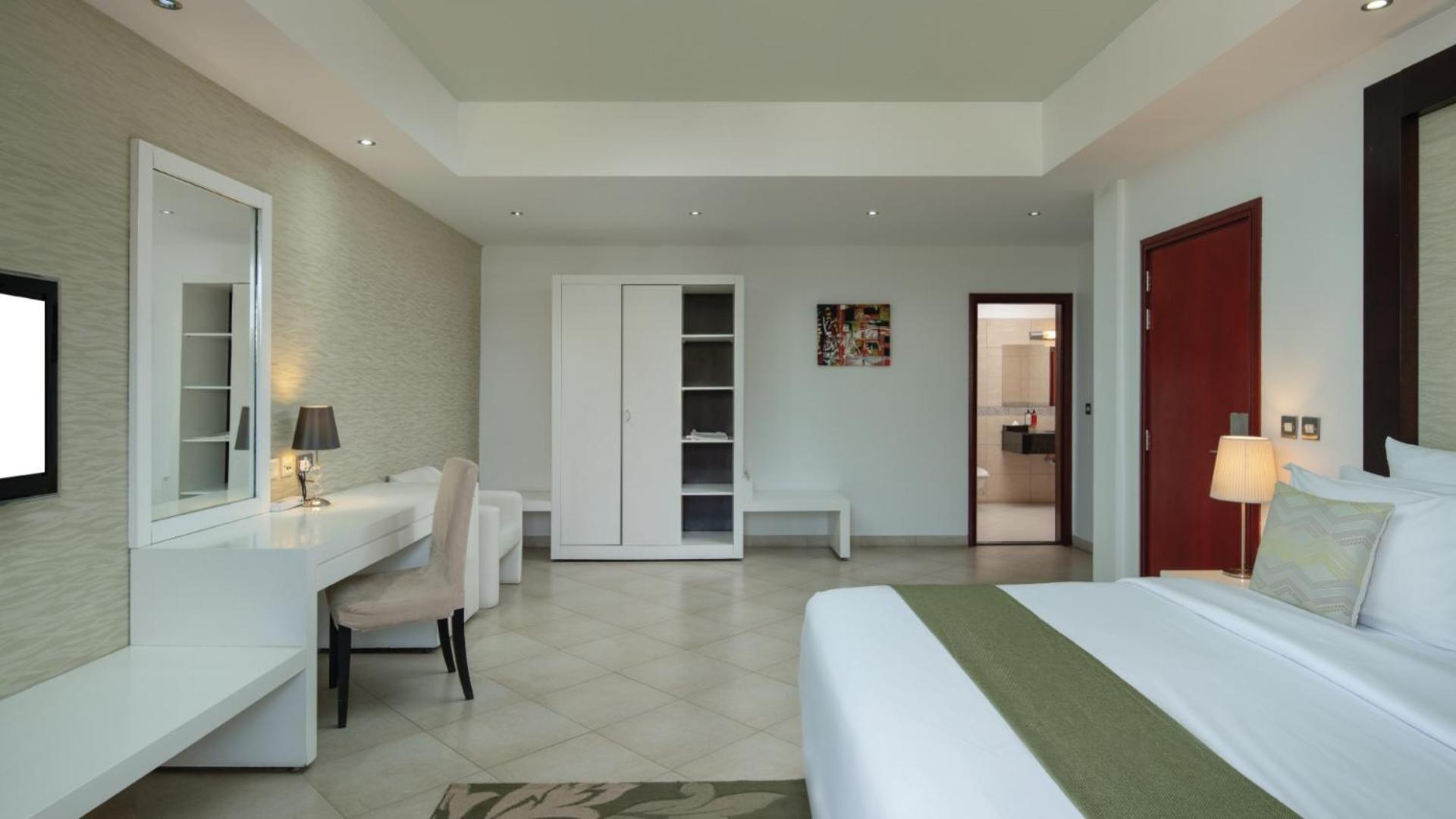 Peninsula Hotel Dar Es Salaam - Photo 23