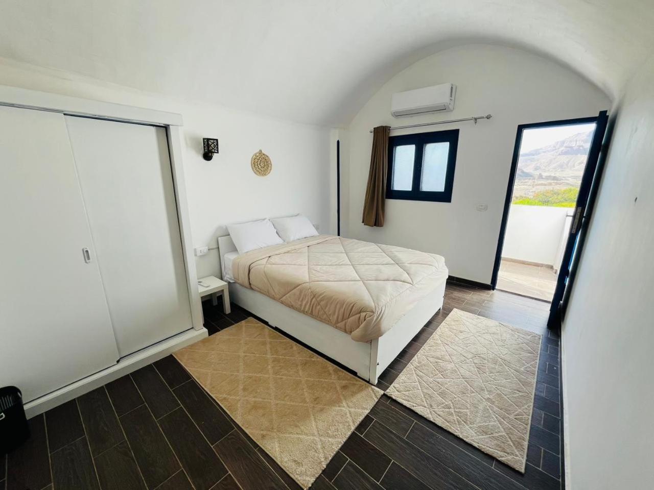 Suite with Mountain View