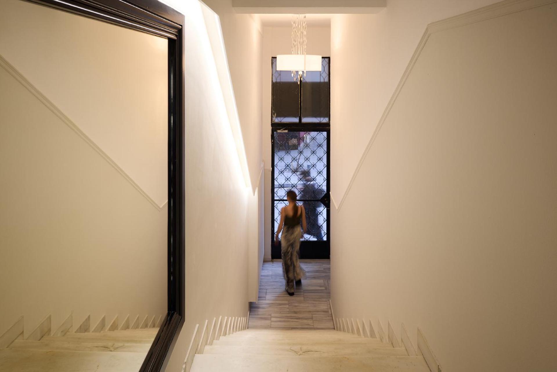 AthenSun Luxury Suites - Photo 35