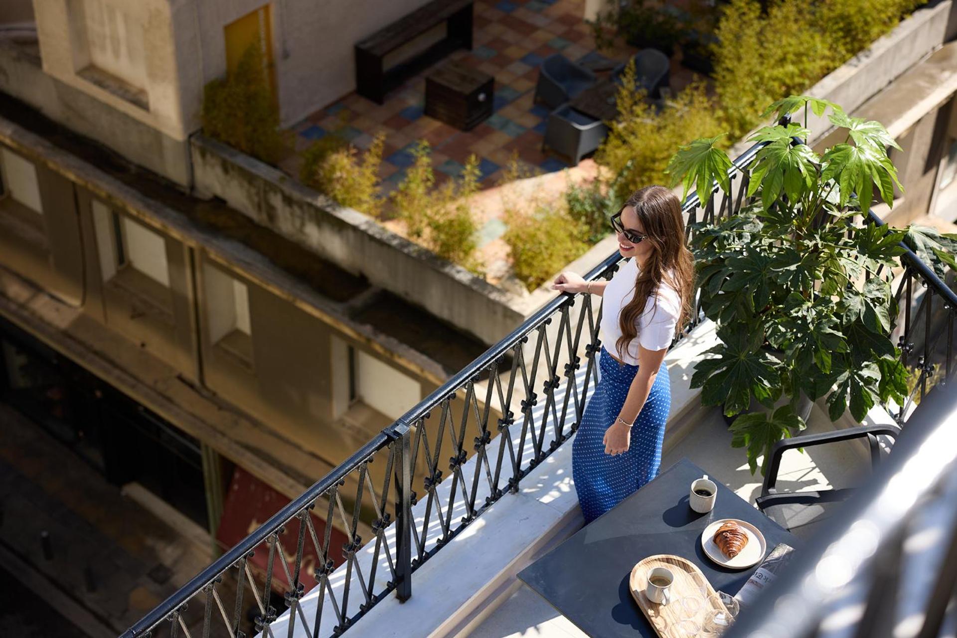 AthenSun Luxury Suites - Photo 36