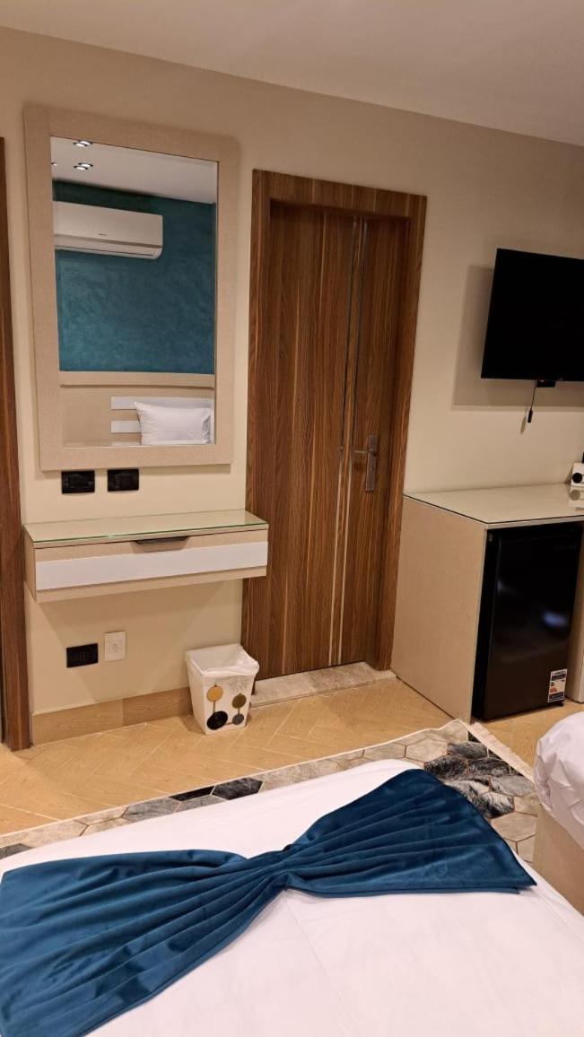 MIRA Holiday Home - Photo 37