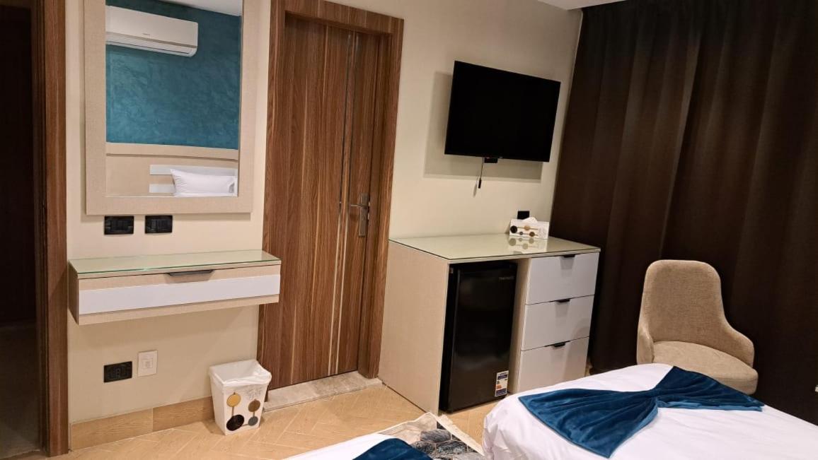 MIRA Holiday Home - Photo 52