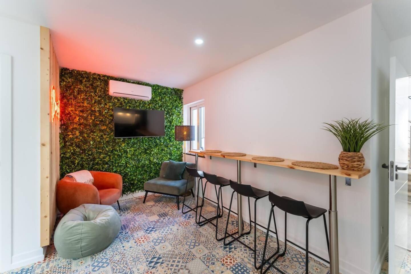 Malpique heated pool & Jacuzzi Guest House - Photo 48