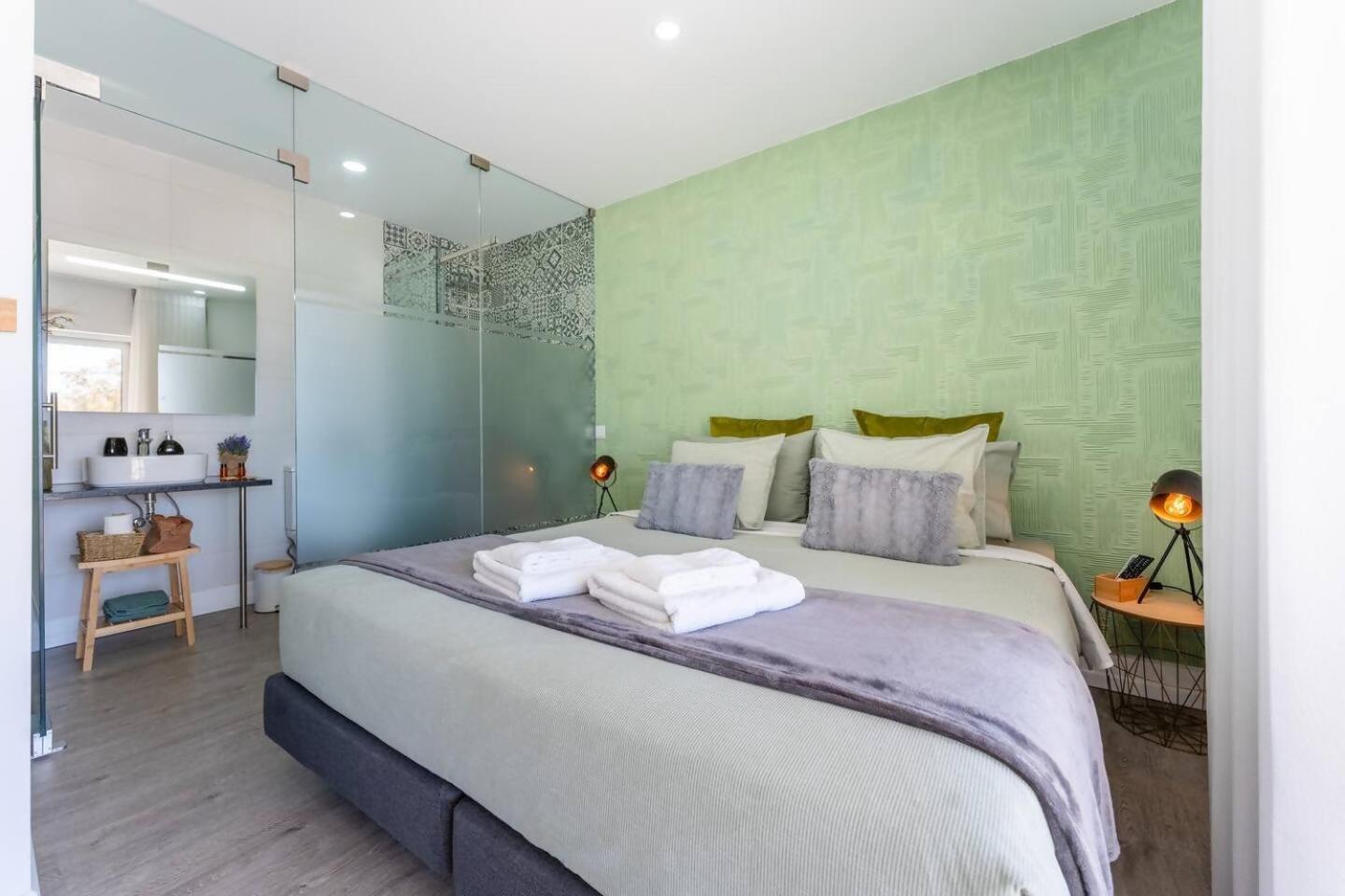 Malpique heated pool & Jacuzzi Guest House - Photo 31