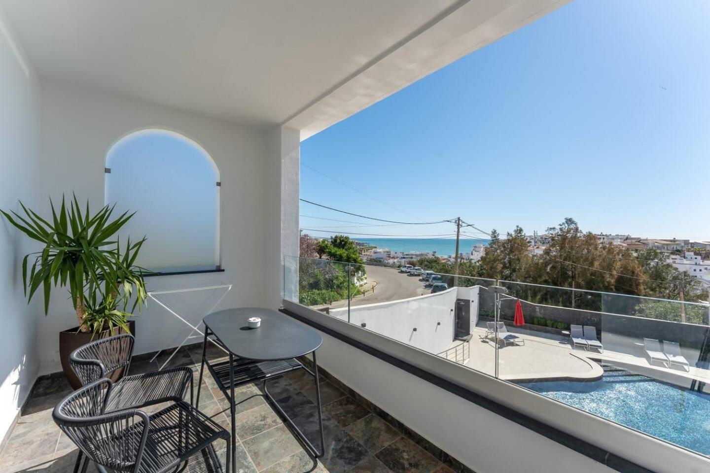 Malpique heated pool & Jacuzzi Guest House - Photo 25