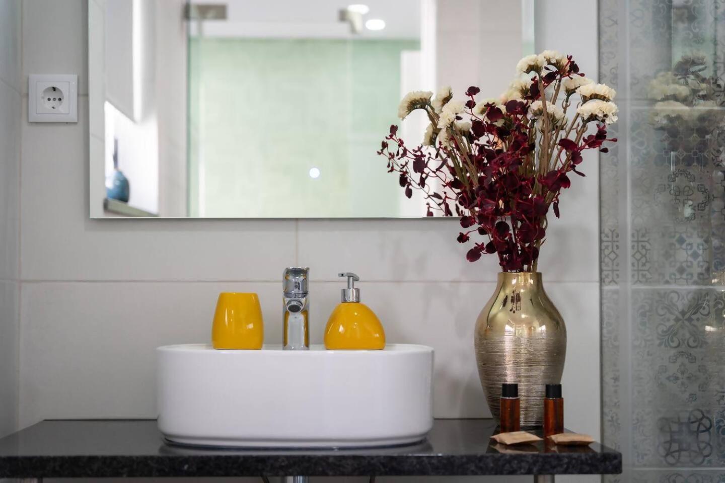 Malpique heated pool & Jacuzzi Guest House - Photo 12