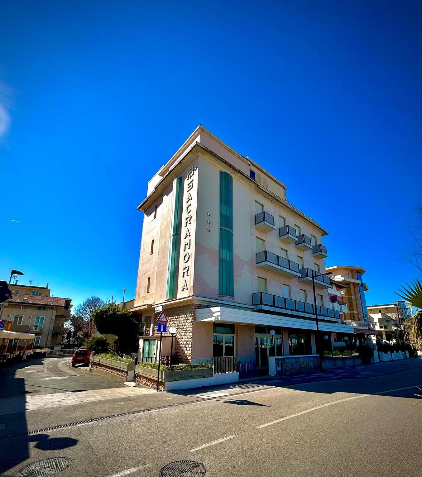 Hotel Sacramora - Photo 27