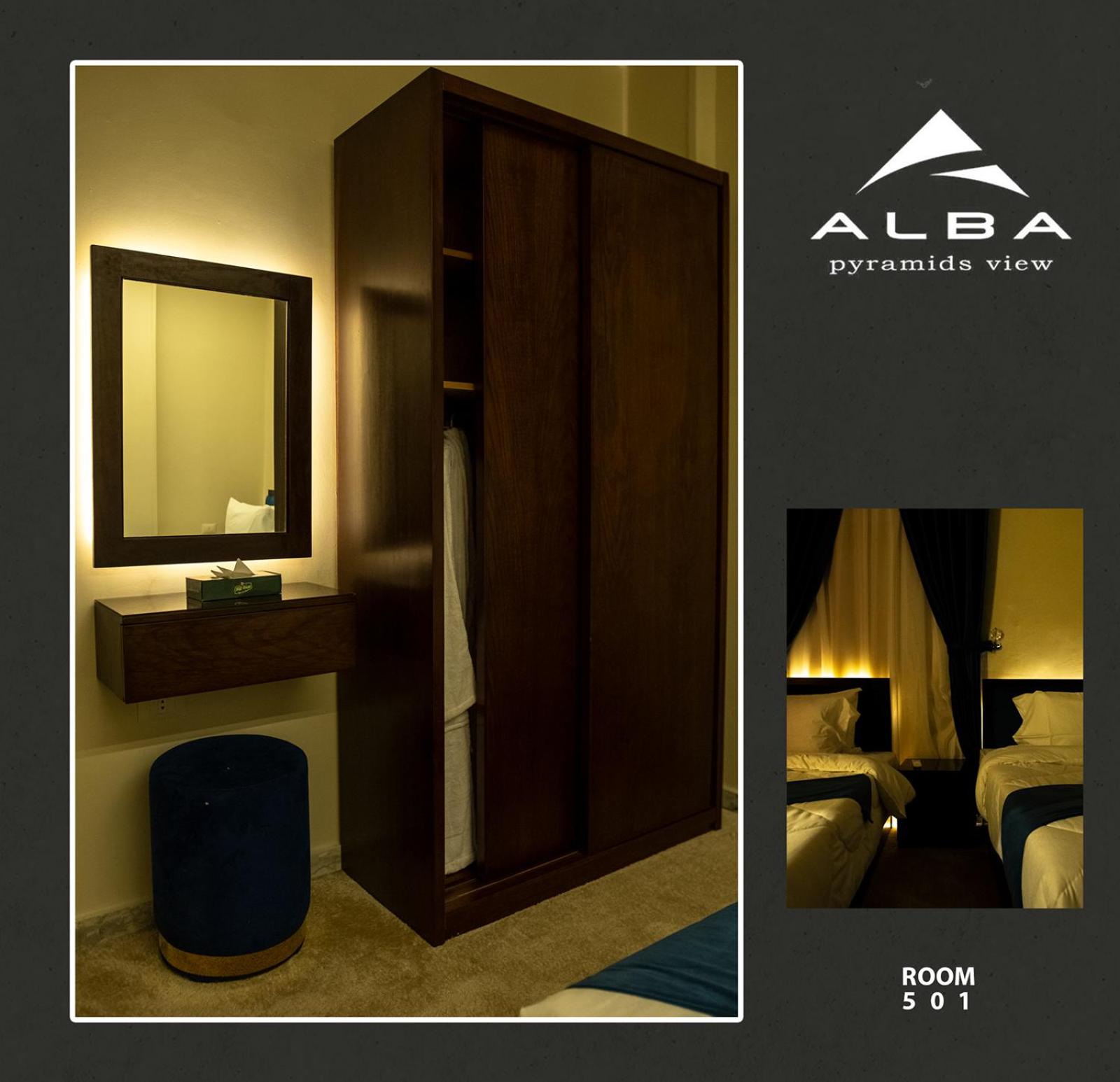 Deluxe King Room pyramids view