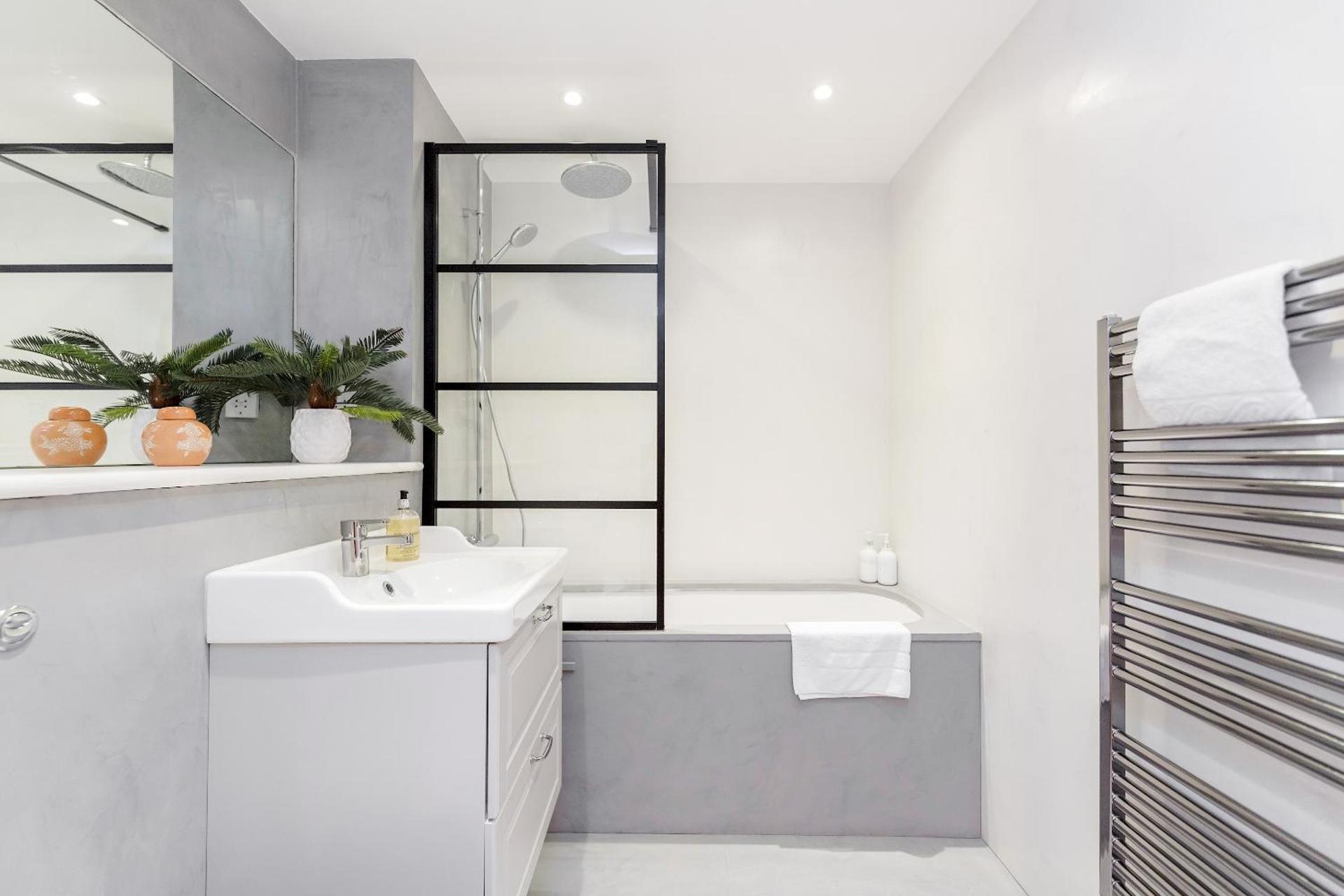 Shoreditch 2 Bed Flat by BaseToGo - Photo 4