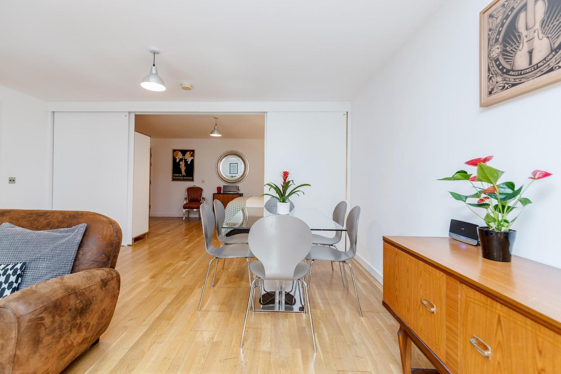 Shoreditch 2 Bed Flat by BaseToGo - Photo 9