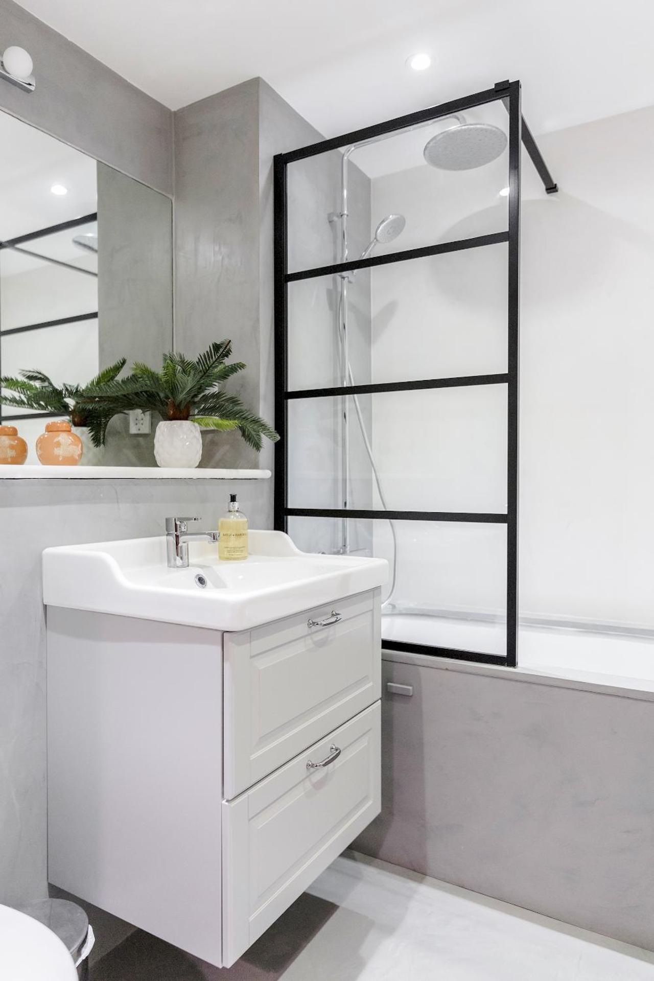 Shoreditch 2 Bed Flat by BaseToGo - Photo 18