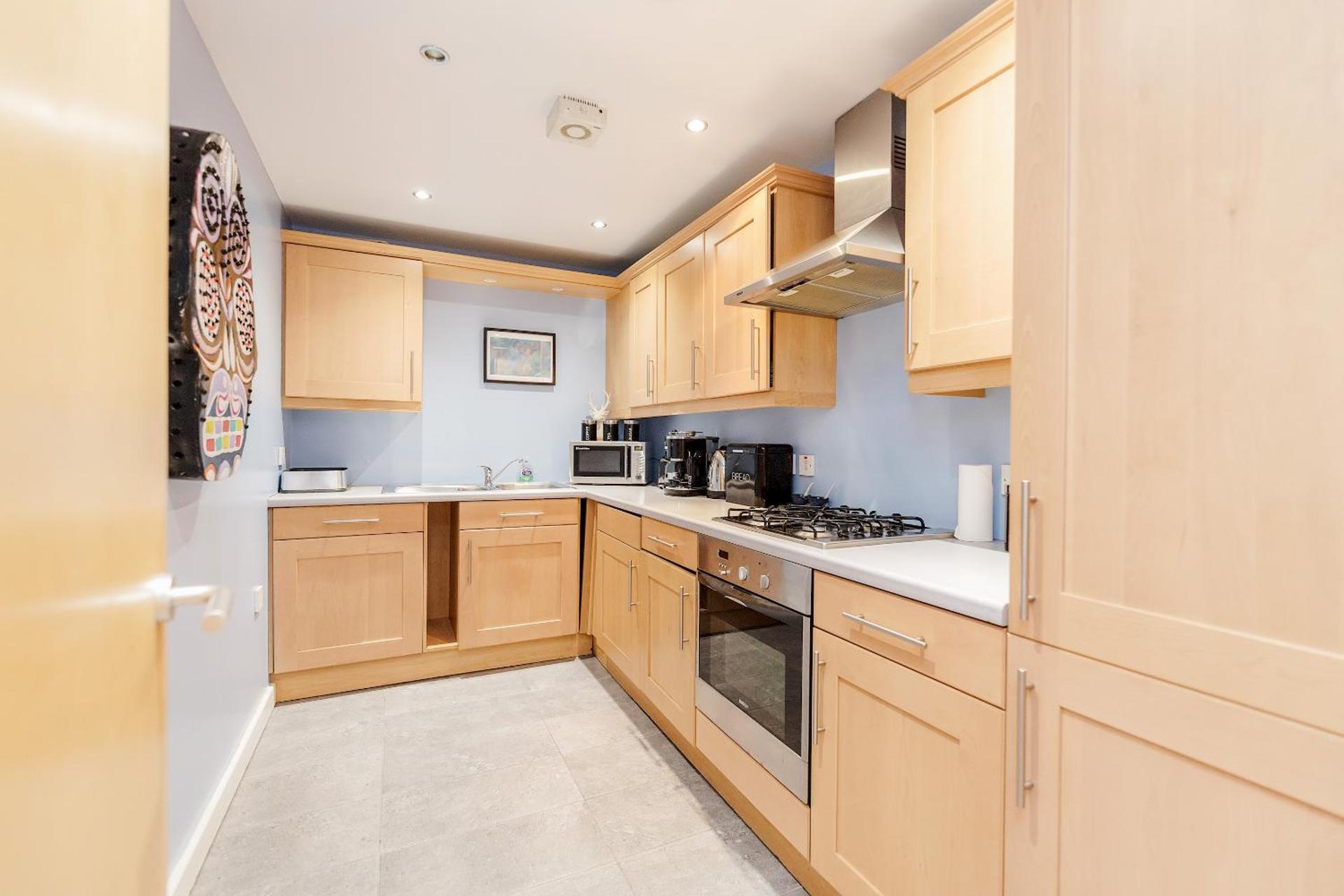 Shoreditch 2 Bed Flat by BaseToGo - Photo 19