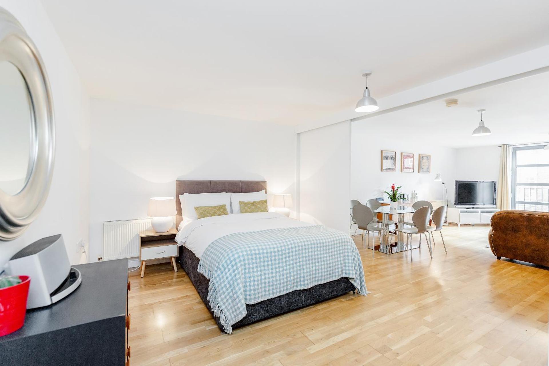 Shoreditch 2 Bed Flat by BaseToGo - Photo 22