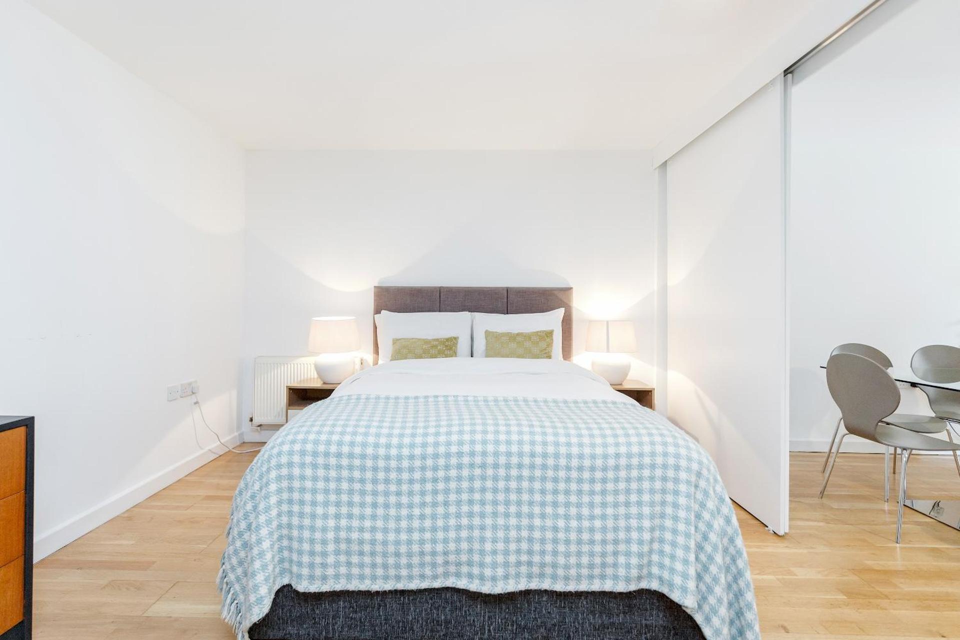 Shoreditch 2 Bed Flat by BaseToGo - Photo 27