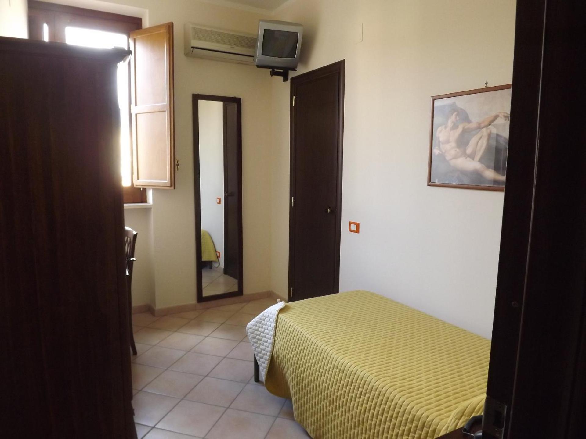 Hotel Columbia - Photo 24