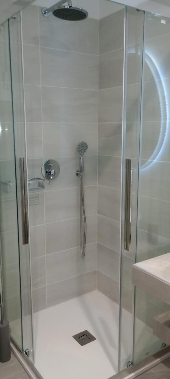 Uncle John's House with View - Photo 19