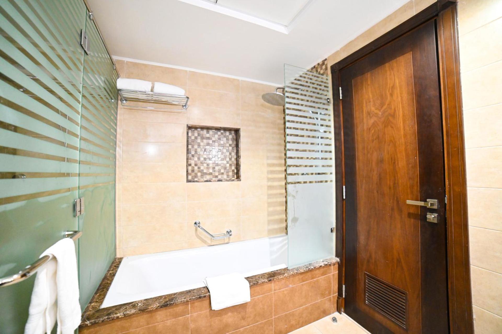 Seven Seas Hotel - Photo 11