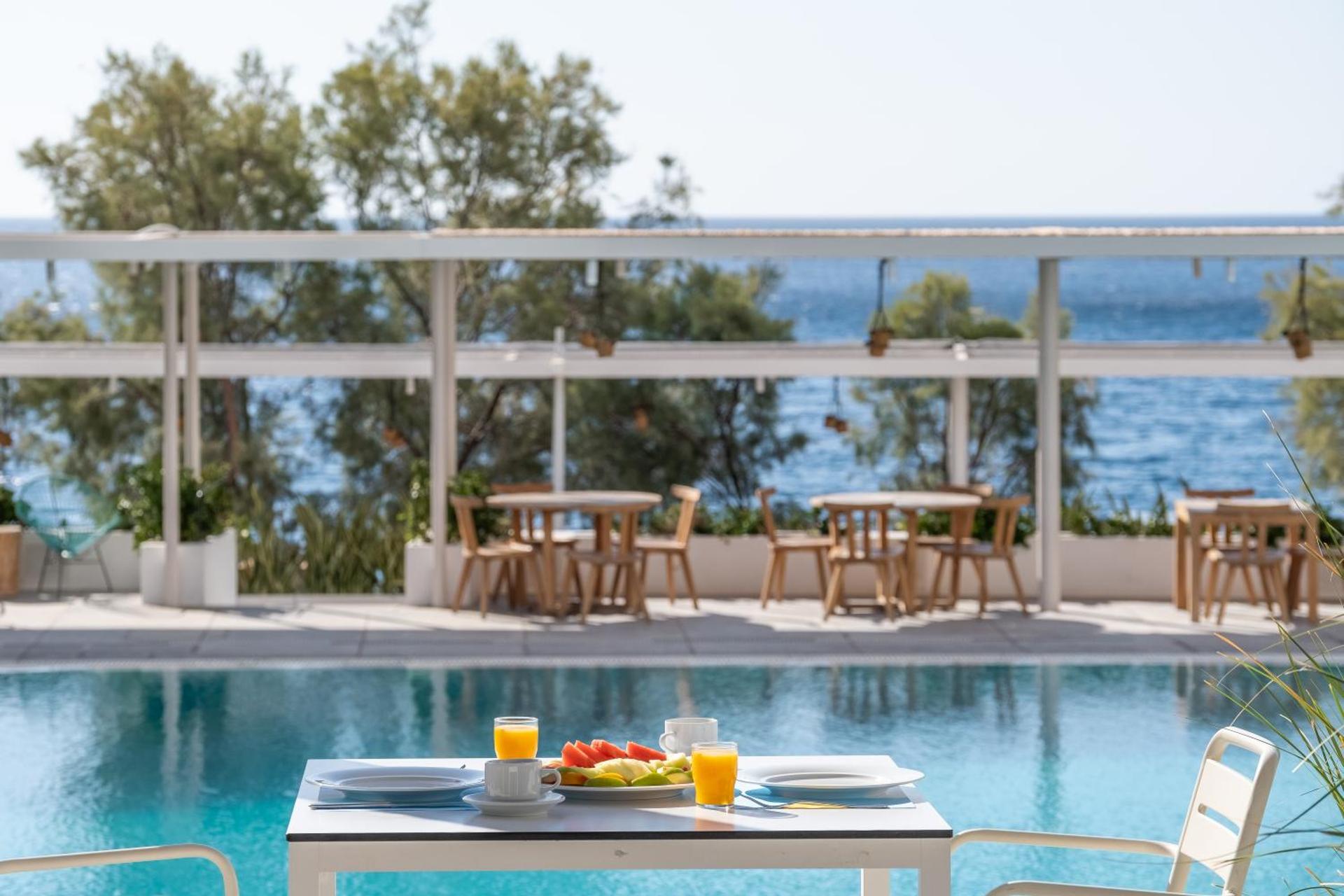 Kamari Beach Hotel - Photo 9