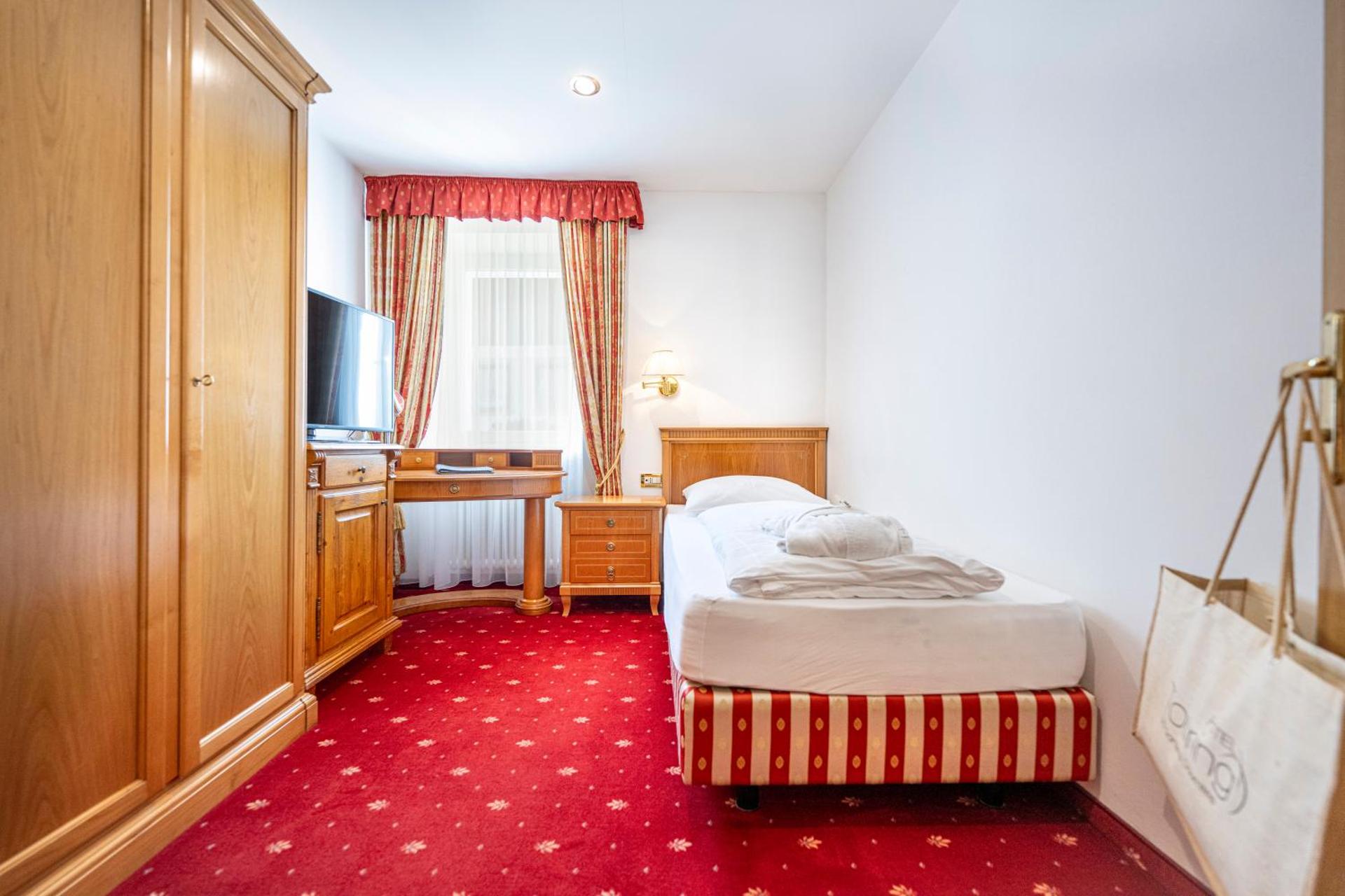 Hotel Touring Dolomites - Photo 59