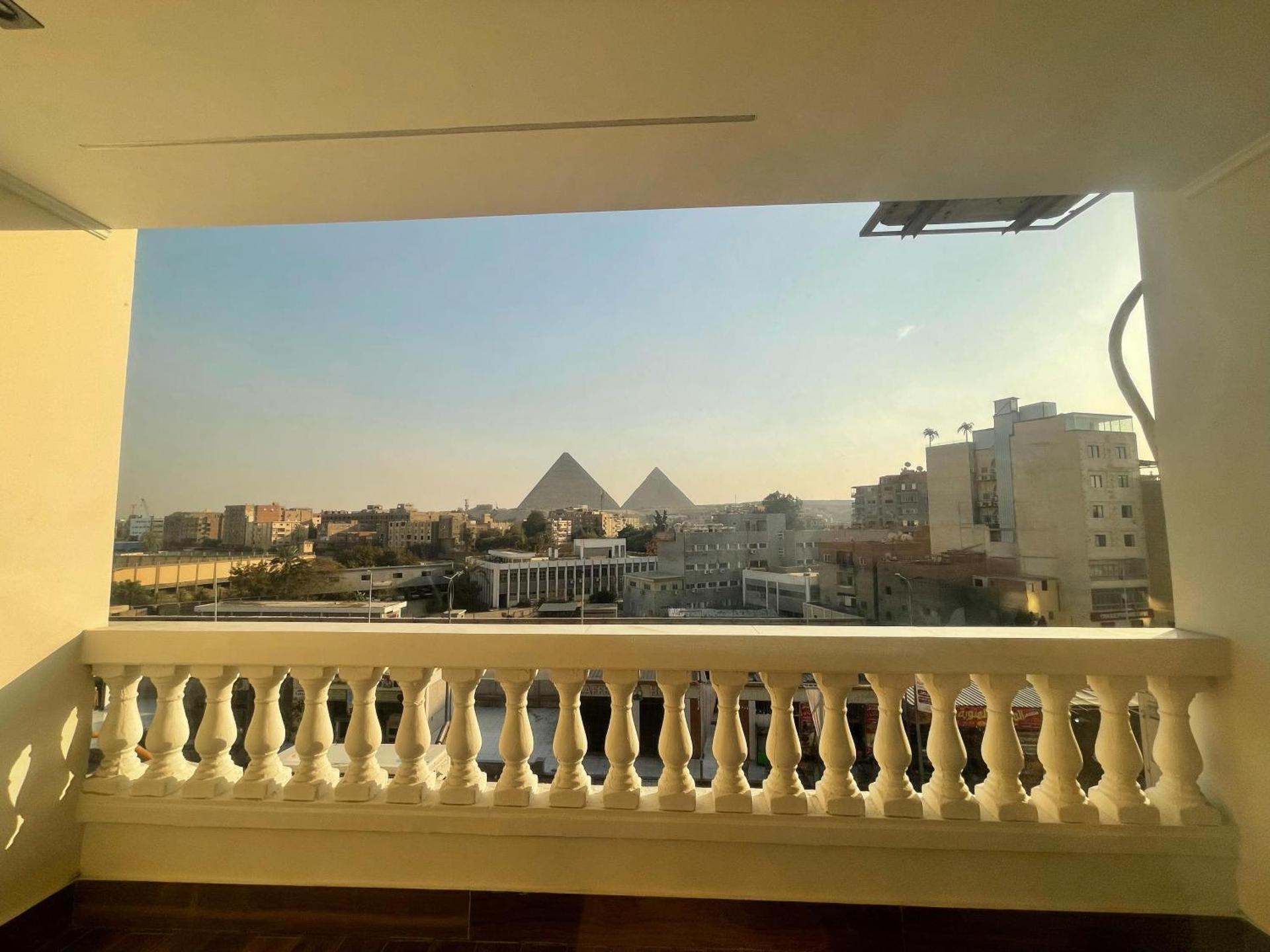 Roone pyramids view inn - Photo 69