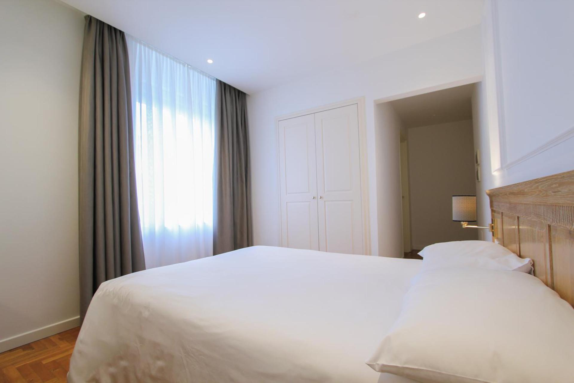 Ambassador Palace Hotel - Photo 9