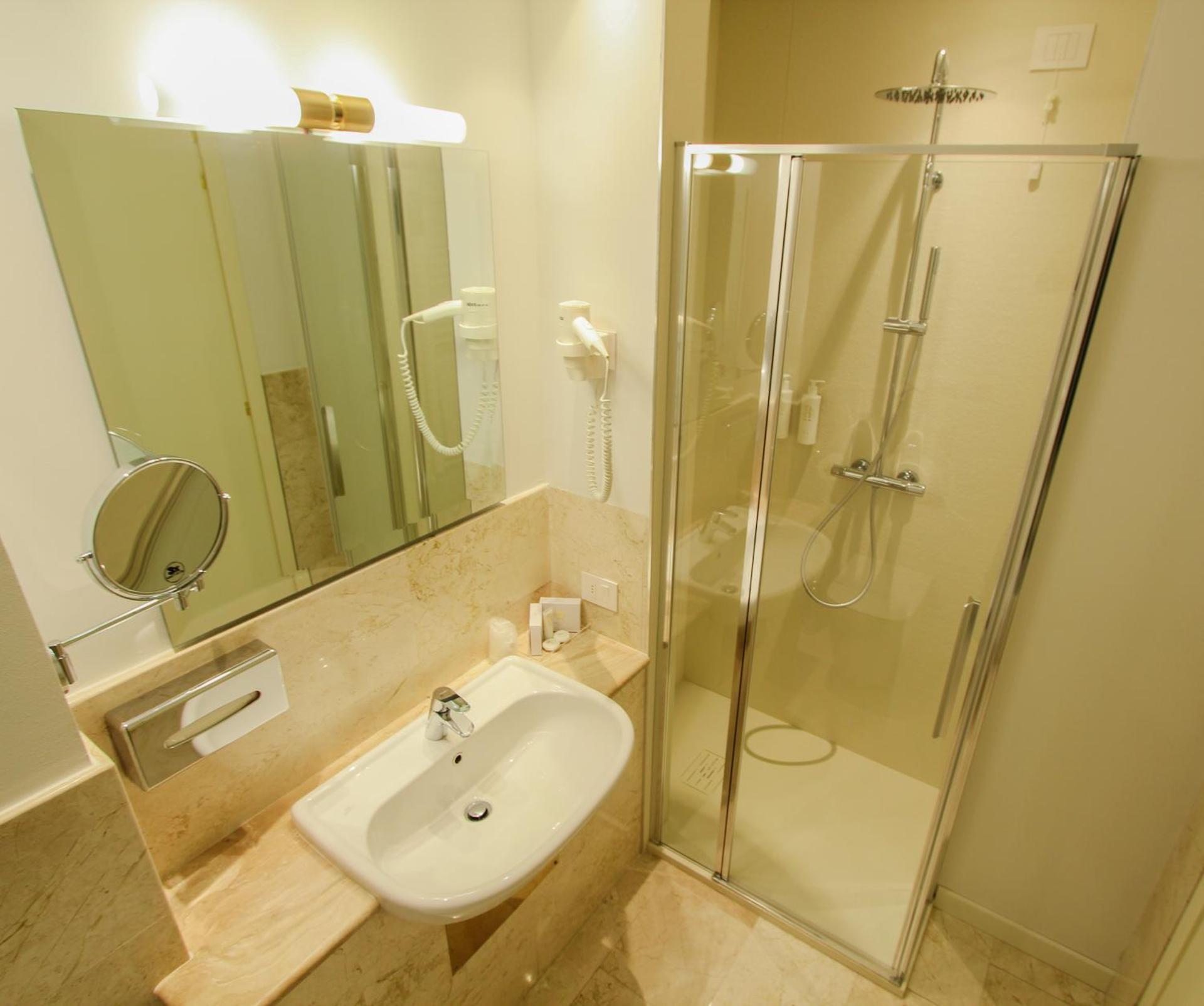 Ambassador Palace Hotel - Photo 48