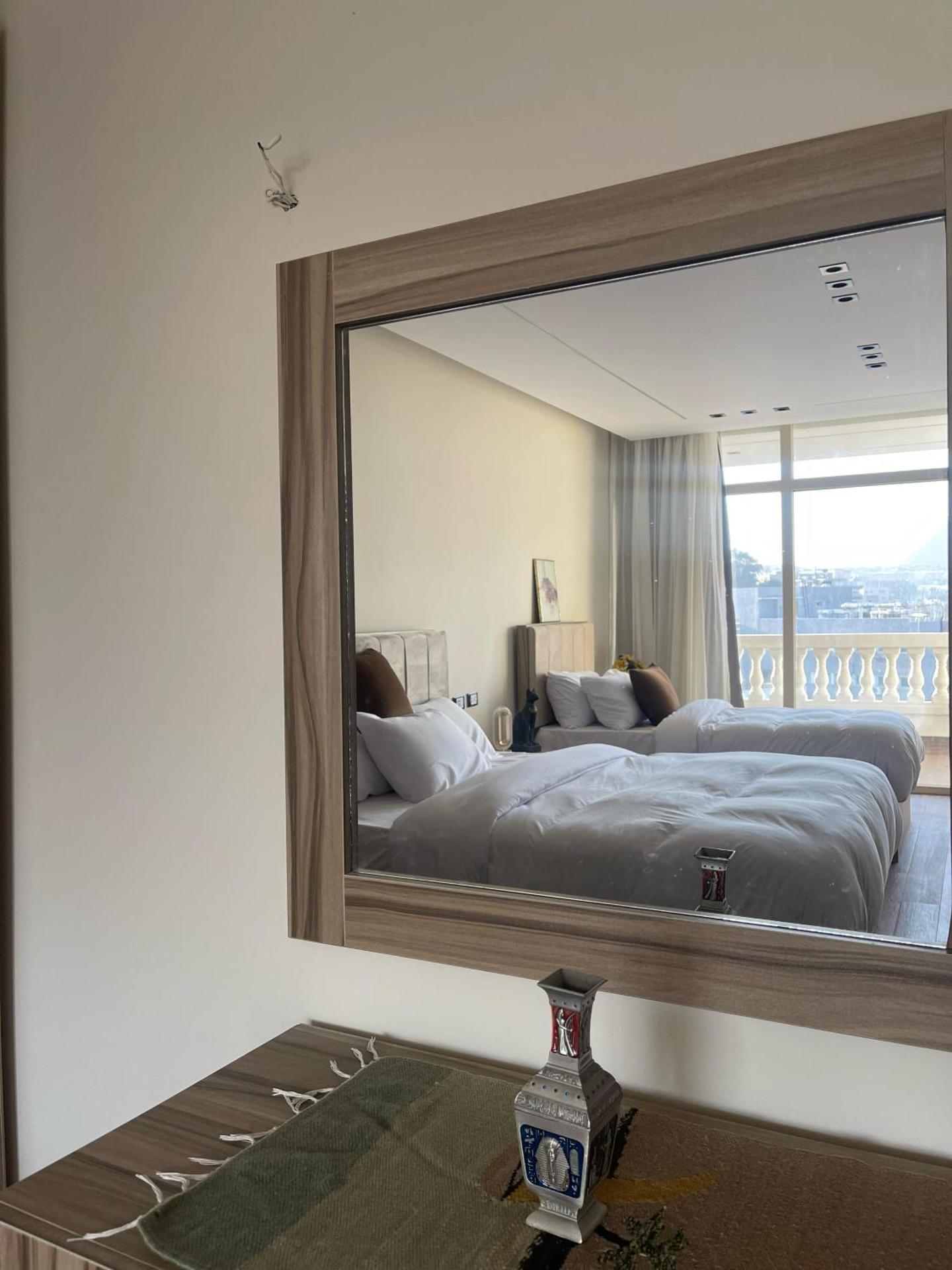 Roone pyramids view inn - Photo 65