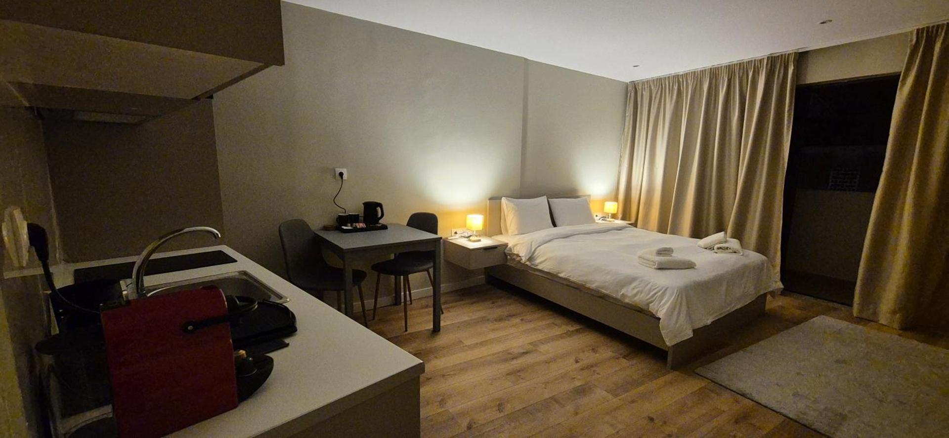 Figleaf Kypseli - Photo 62