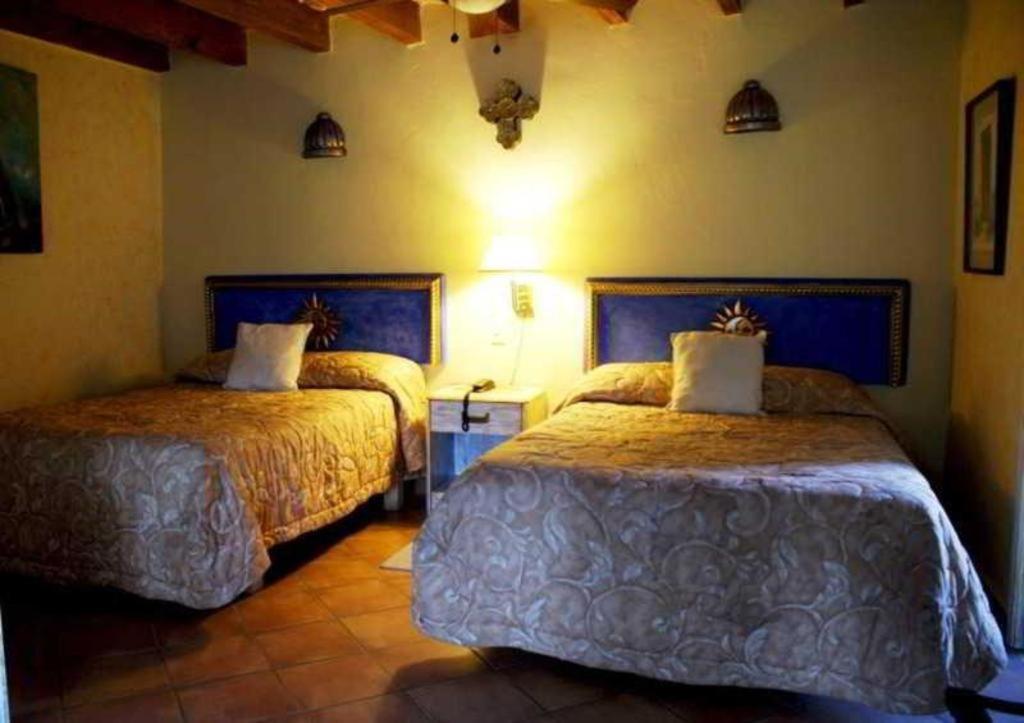 HOTEL ANA CATALINA & SUITES - Photo 9