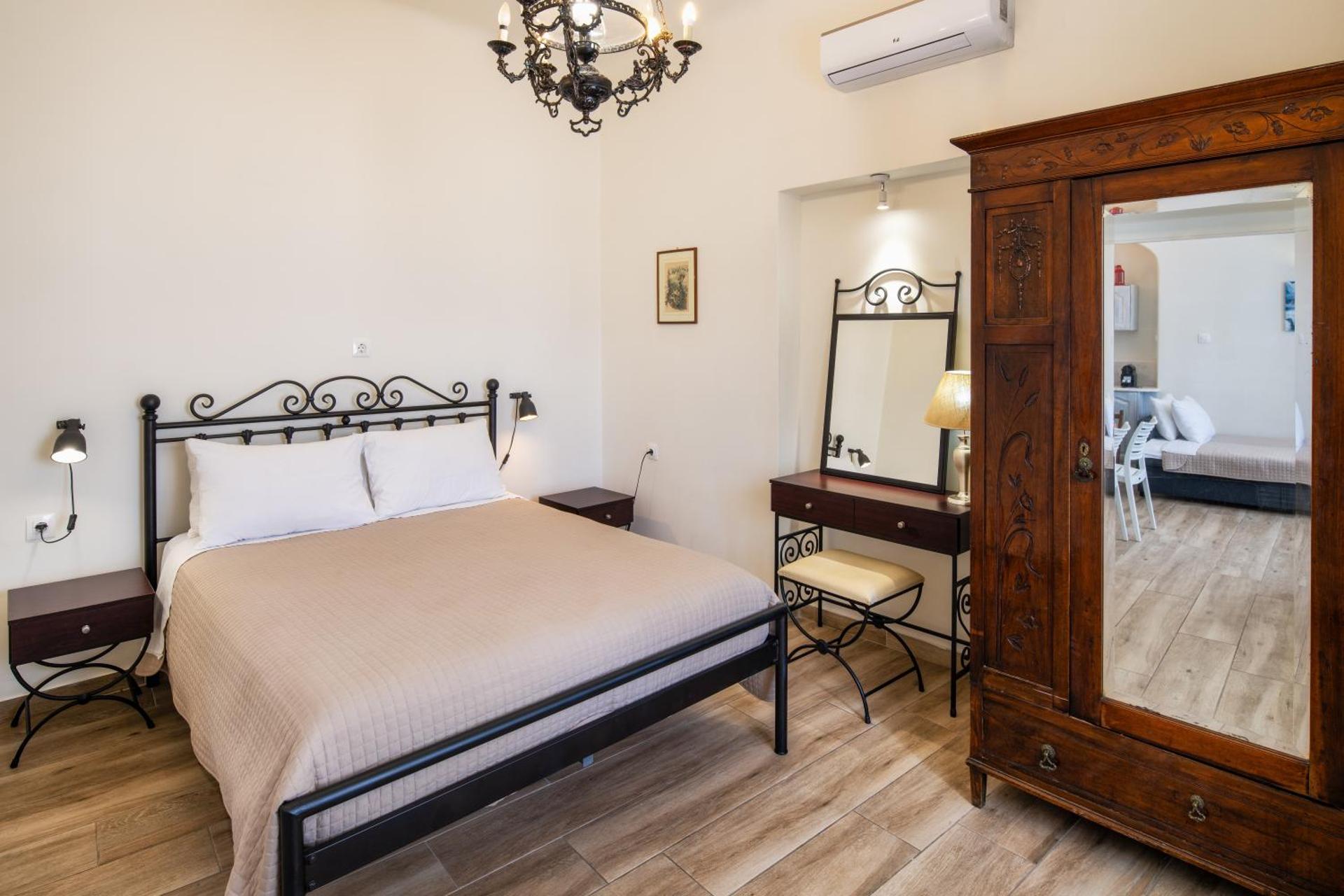 Day One Fira Mansion - Photo 50