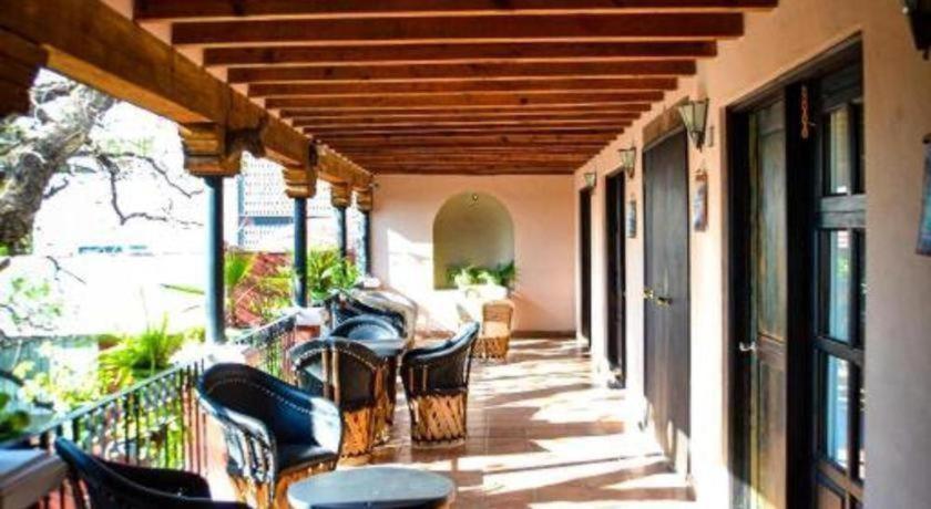 HOTEL ANA CATALINA & SUITES - Photo 8