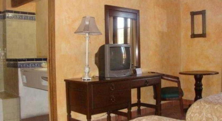 HOTEL ANA CATALINA & SUITES - Photo 14