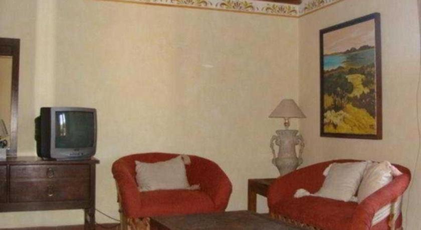 HOTEL ANA CATALINA & SUITES - Photo 15